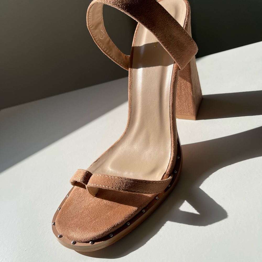 Heels - Picture 3 of 8